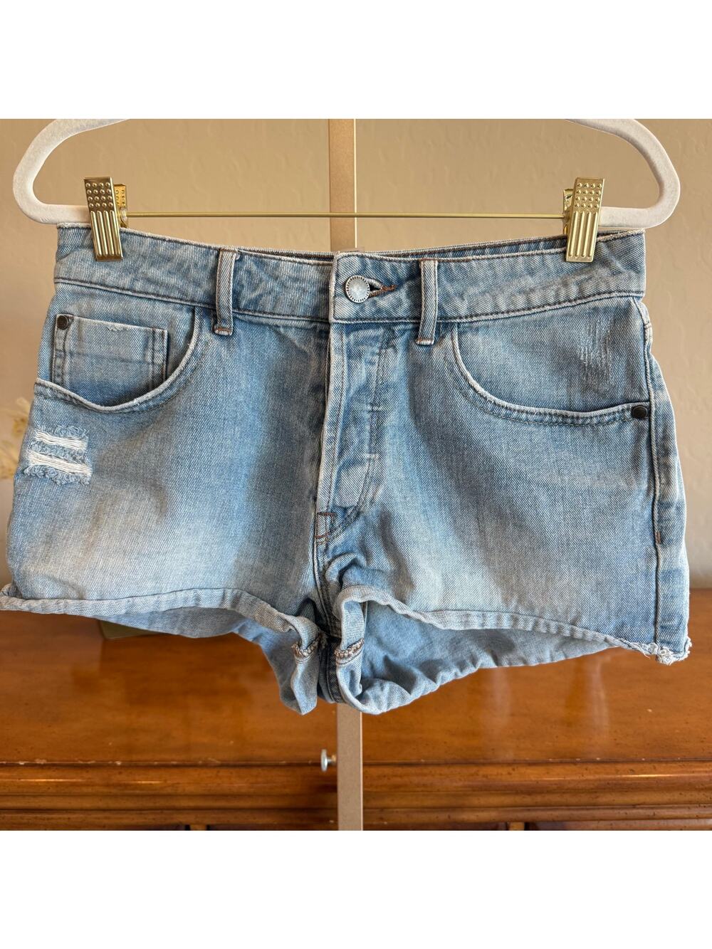 Roxy Light Wash Denim Shorts Size 27 Distressed Cuffed